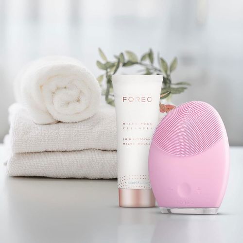 FOREO Micro-Foam Cleanser: Gentle, Hydrating Face Wash for All Skin Types - 100ml